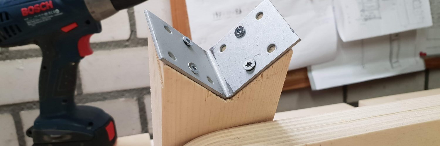 Jig for drilling straight holes
